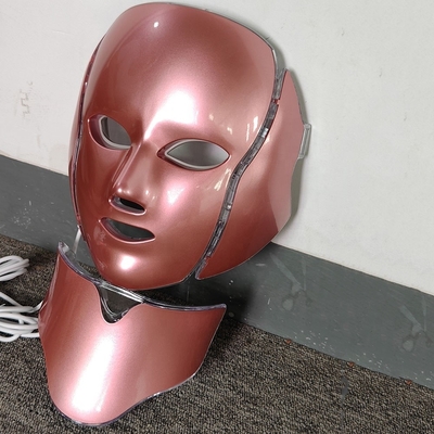 Masque en plastique 7 couleurs LED Light Therapy pour le resserrement de la peau et la réduction des rides