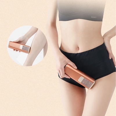L'épilateur laser à usage domestique contrôlé par une application est indispensable pour prévenir les coups de soleil