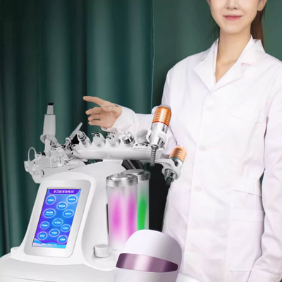 Appareil facial à jet d'oxygène portable Peeling et dermabrasion au jet d'eau pour une peau jeune
