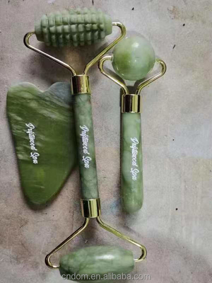 2023 Nouveaux modèles Yin Yang Gua Sha Set 100% rouleau de jade naturel pour les soins de la peau du visage