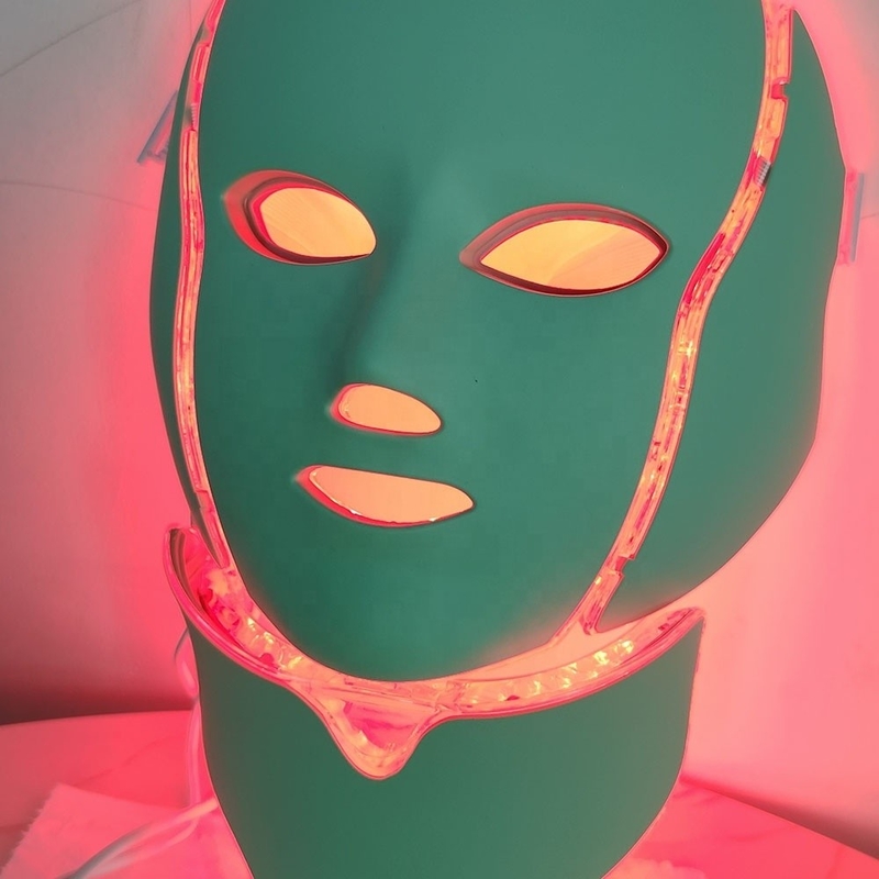Masque en plastique 7 couleurs LED Light Therapy pour le resserrement de la peau et la réduction des rides